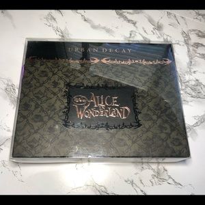 BNIB Urban Decay Alice In Wonderland Book Of Shadows Palette Brand New HTF